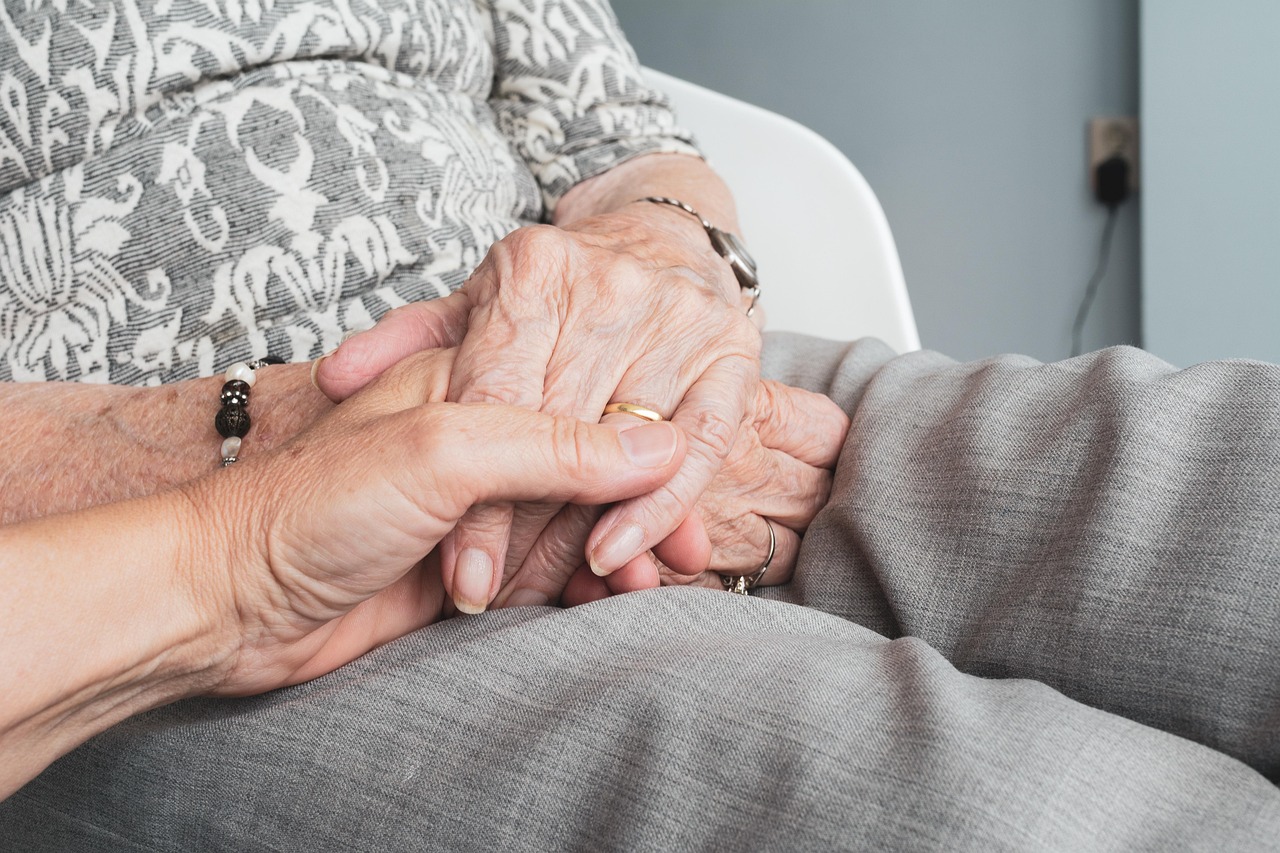 hands, old, old age, senior citizens, vulnerable, happy mothers day, concern, old person, elderly, retirement, self-reliance, loneliness, woman, grandmother, seniors, lived, help out, support, together, friendship, mom, mum